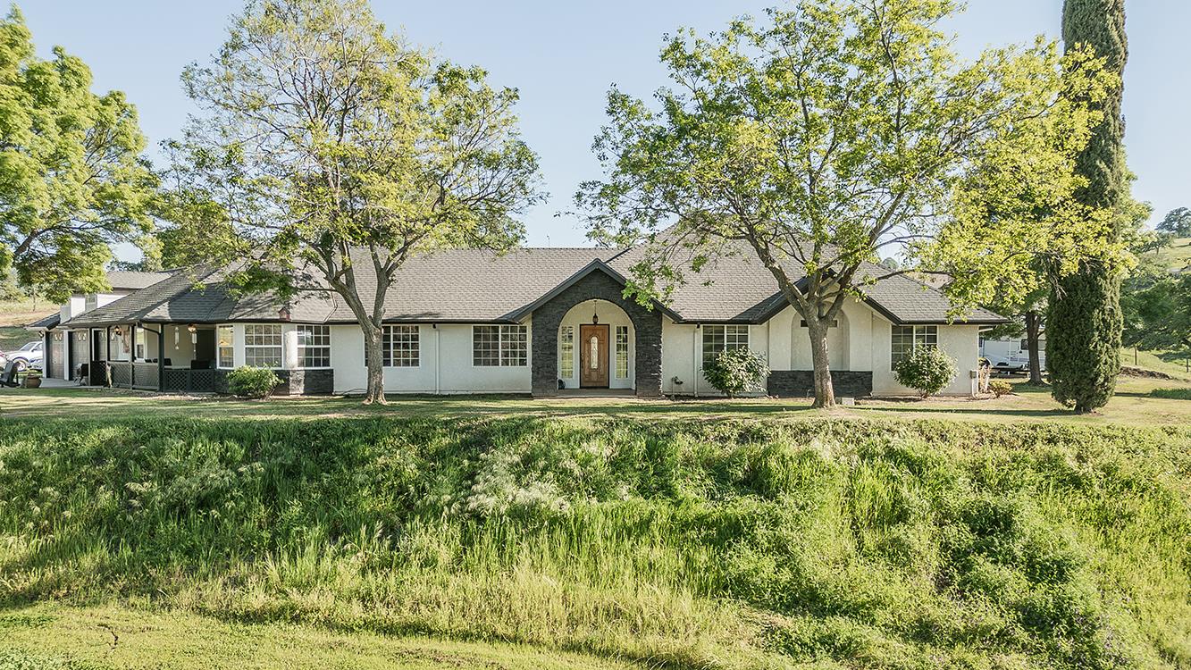 27118 Redhawk Ln, Clovis, CA 93619