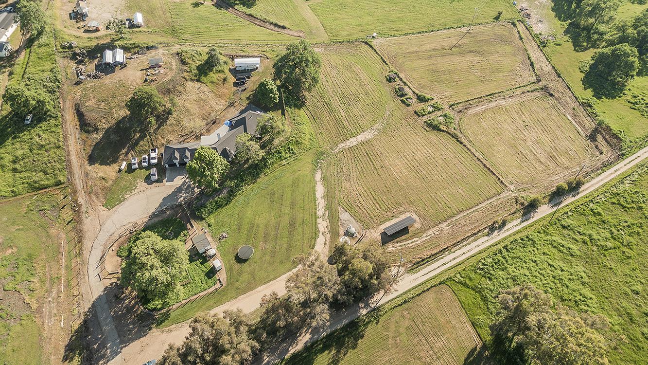 27118 Redhawk Ln, Clovis, CA 93619