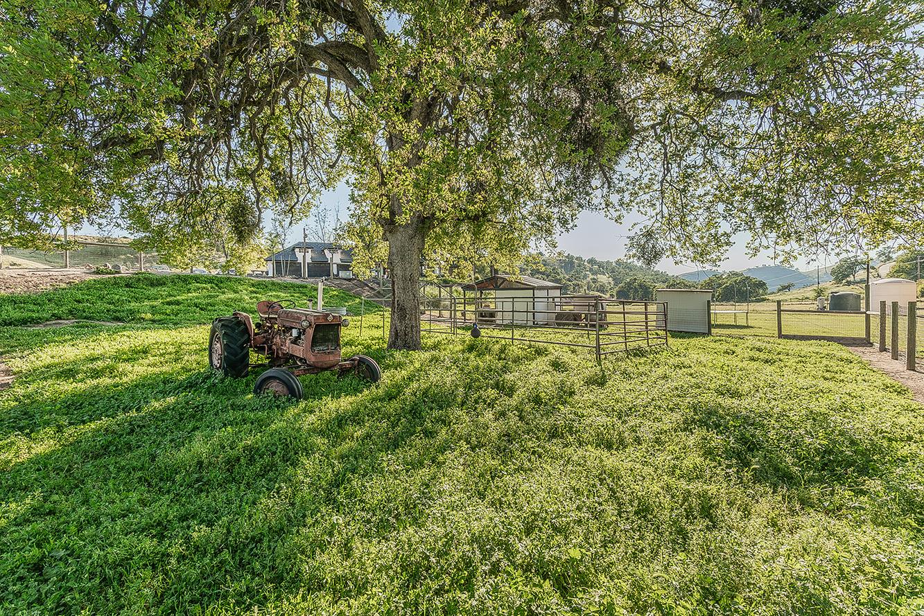 27118 Redhawk Ln, Clovis, CA 93619