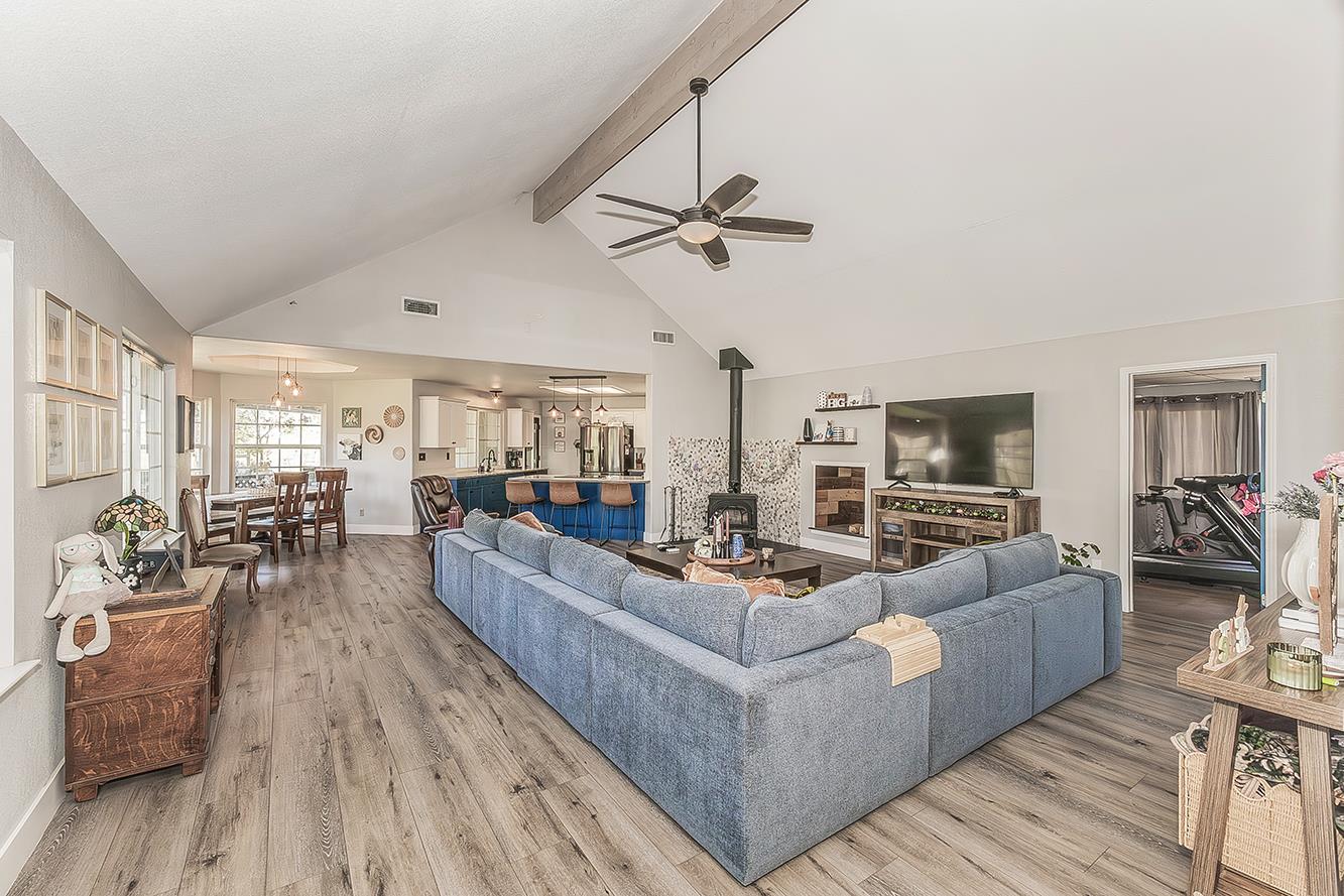 27118 Redhawk Ln, Clovis, CA 93619