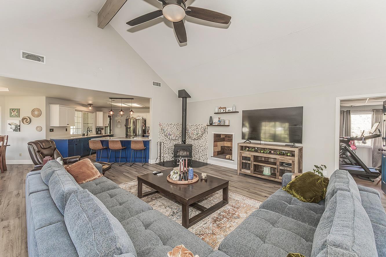 27118 Redhawk Ln, Clovis, CA 93619