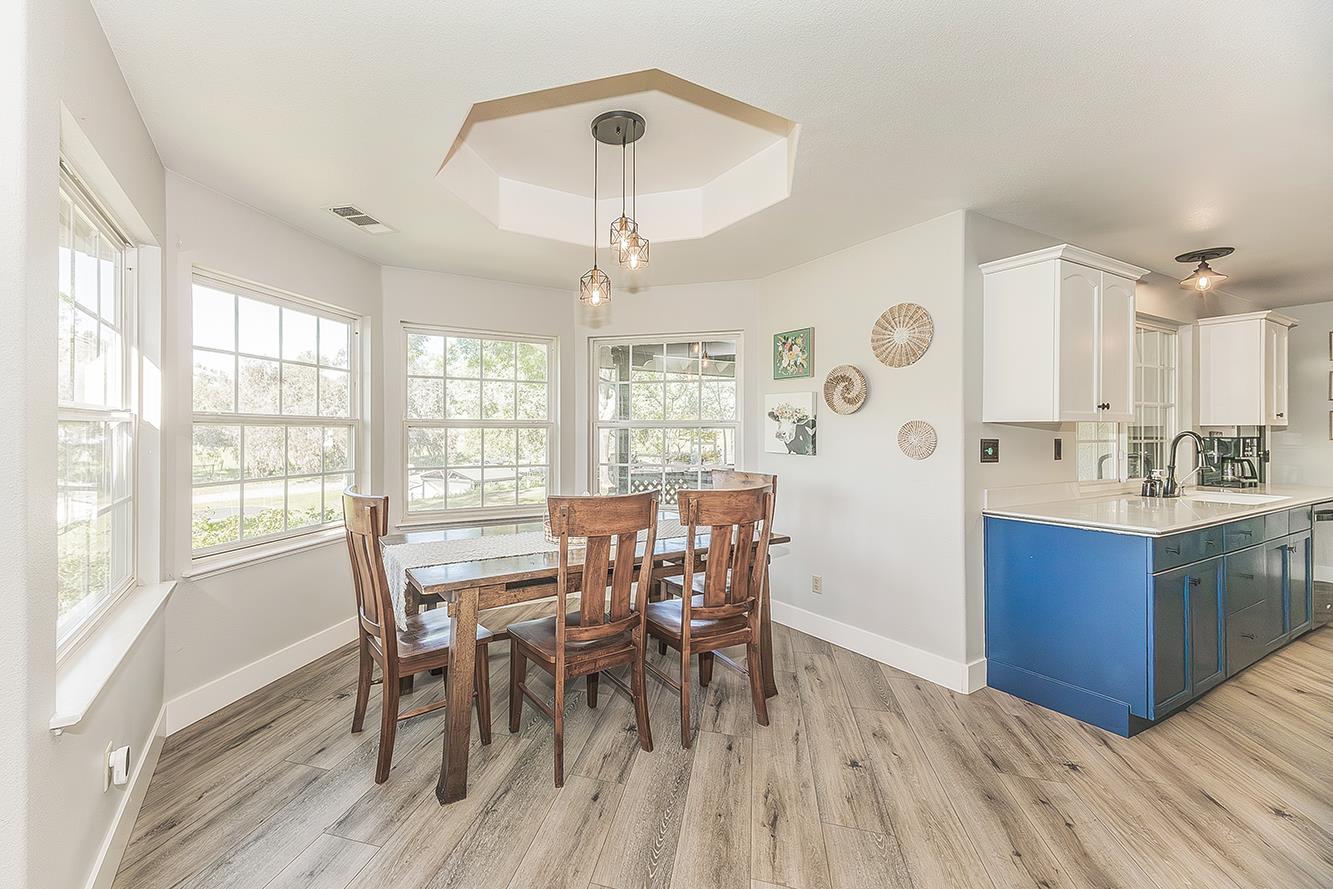 27118 Redhawk Ln, Clovis, CA 93619