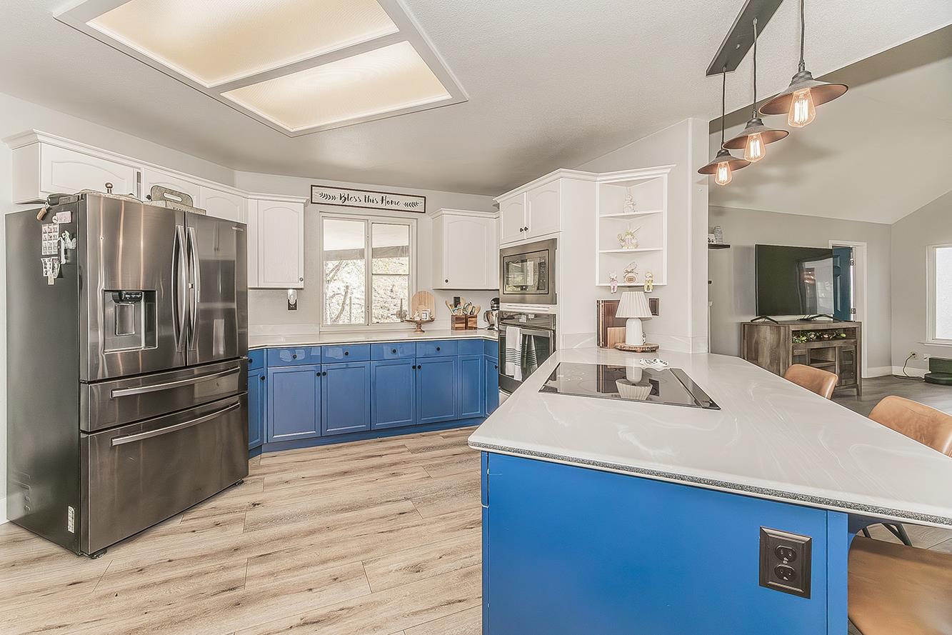 27118 Redhawk Ln, Clovis, CA 93619