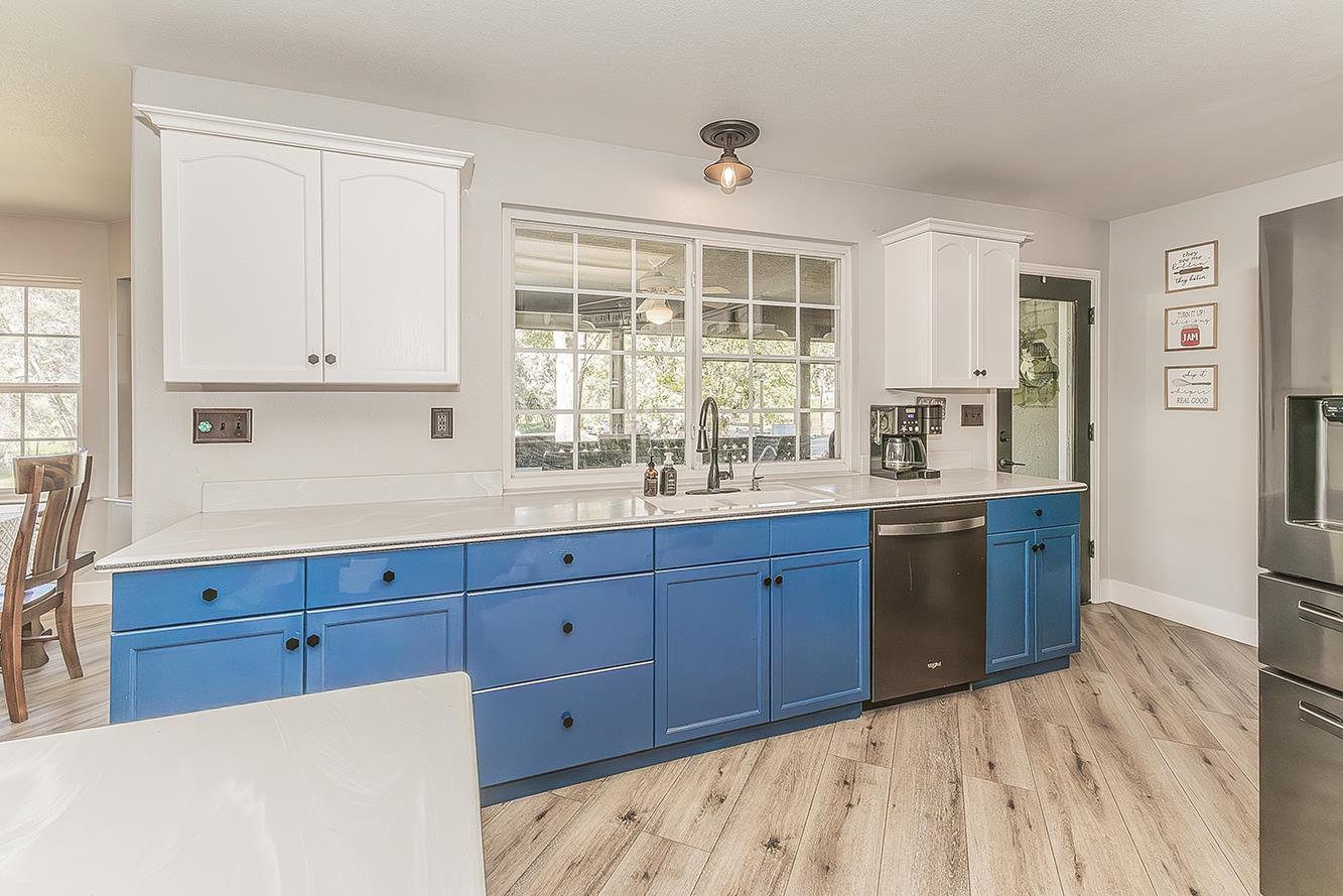 27118 Redhawk Ln, Clovis, CA 93619