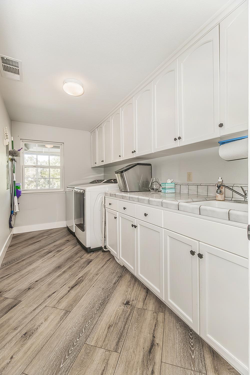 27118 Redhawk Ln, Clovis, CA 93619