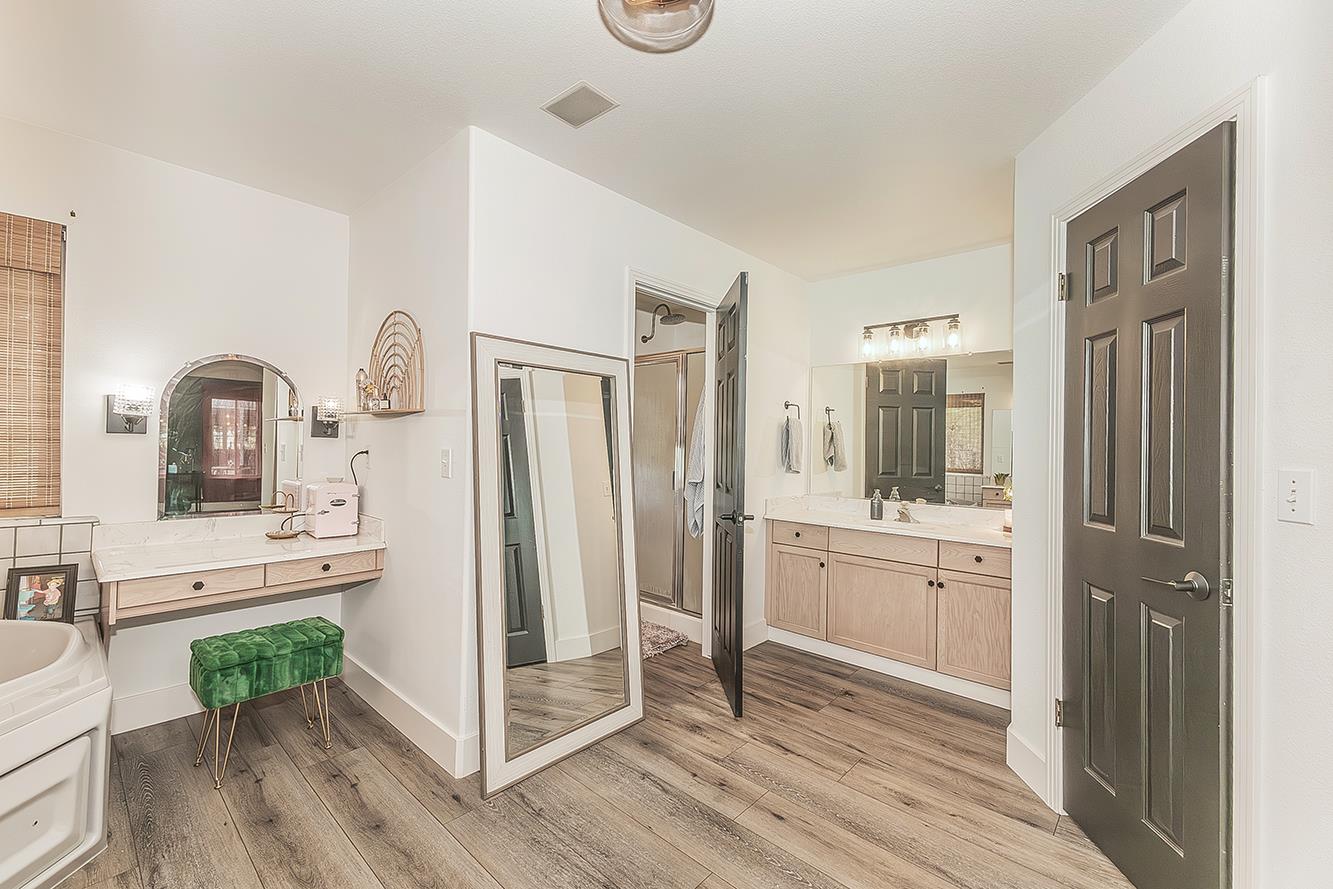 27118 Redhawk Ln, Clovis, CA 93619