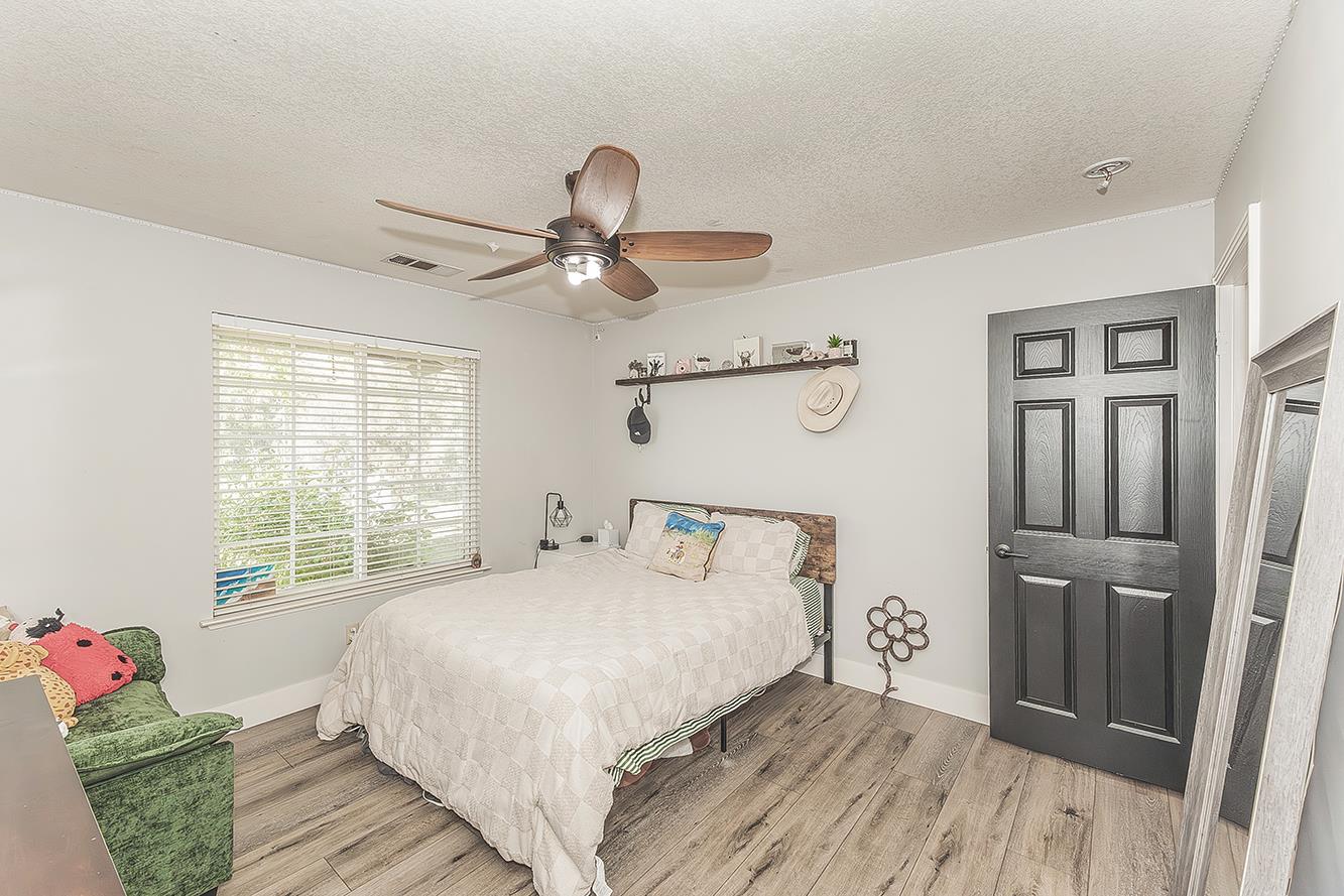 27118 Redhawk Ln, Clovis, CA 93619