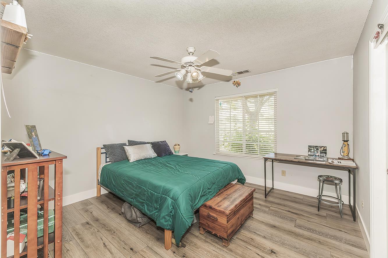 27118 Redhawk Ln, Clovis, CA 93619