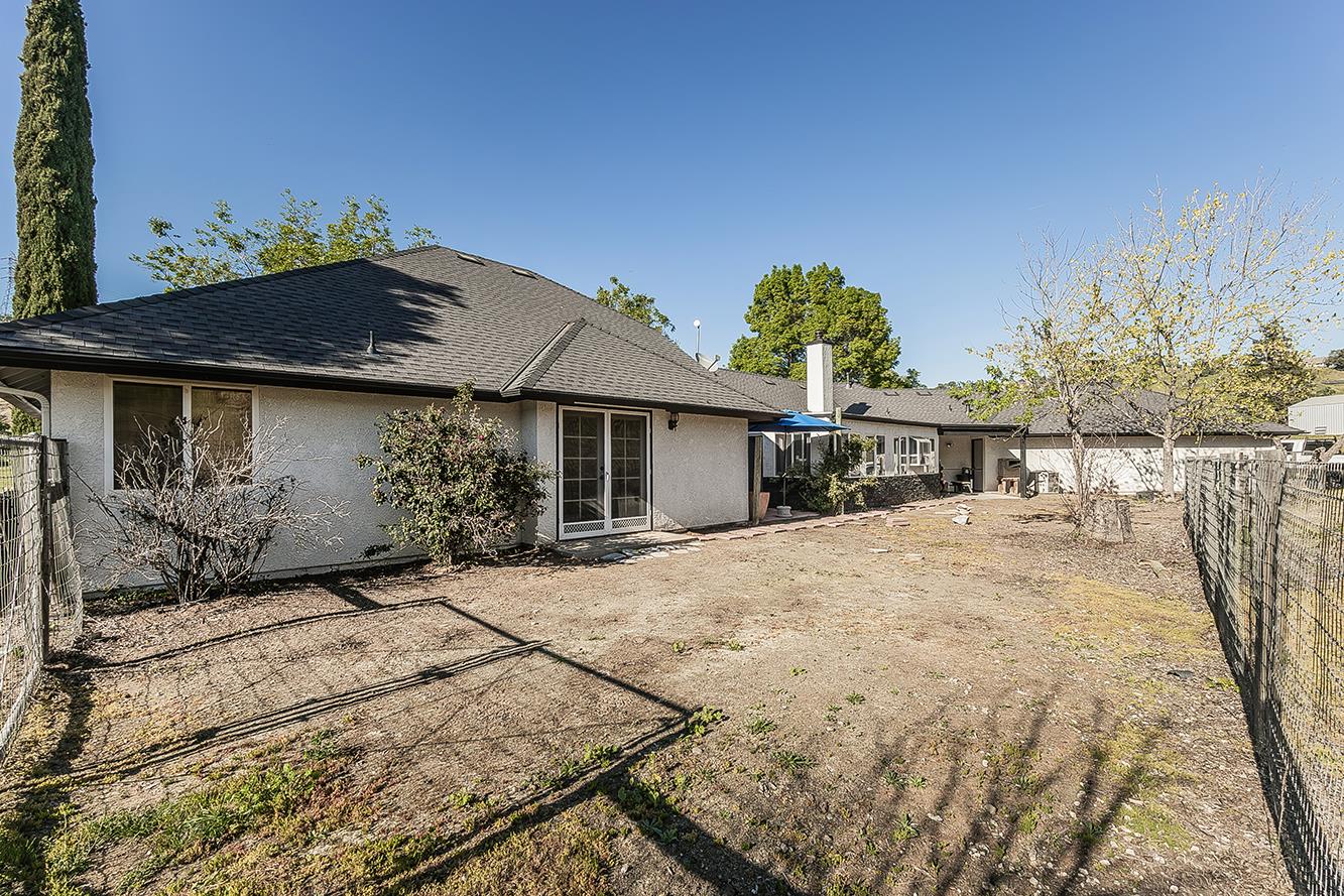 27118 Redhawk Ln, Clovis, CA 93619
