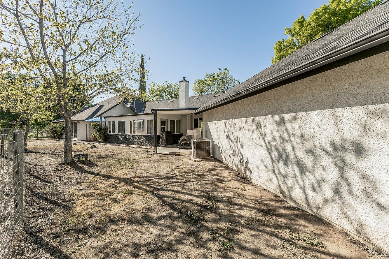 27118 Redhawk Ln, Clovis, CA 93619