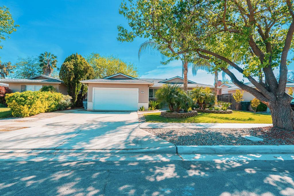 1431 E Paul Ave, Fresno, CA 93710