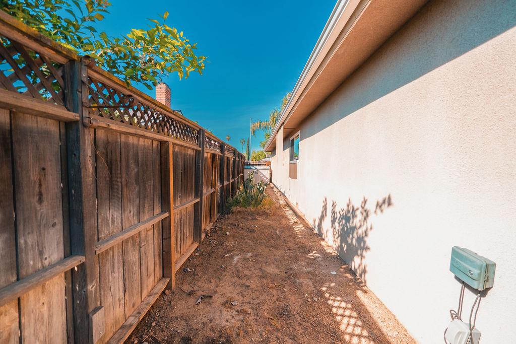 1431 E Paul Ave, Fresno, CA 93710