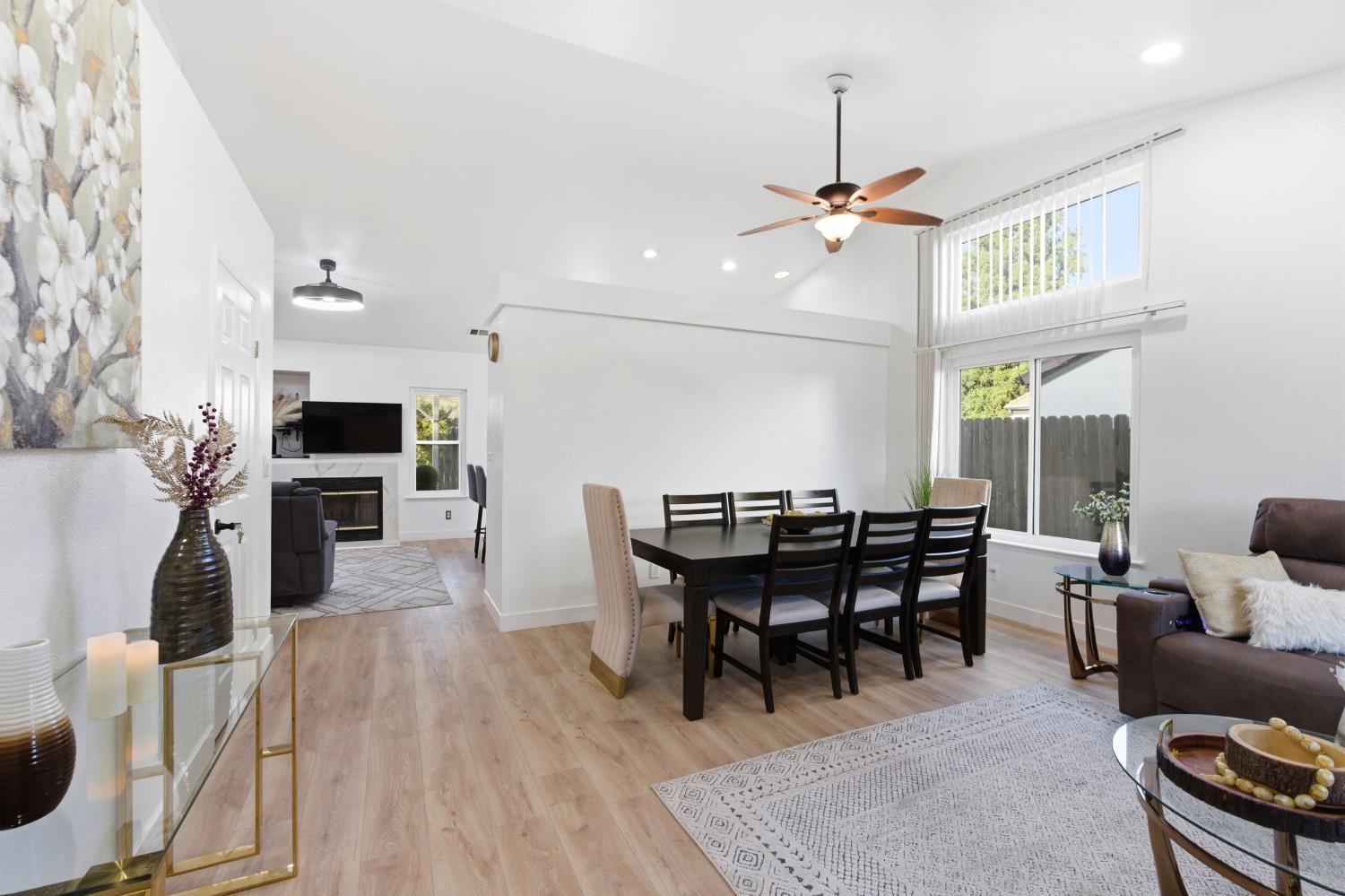 2404 E El paso Ave E, Fresno, CA 93720