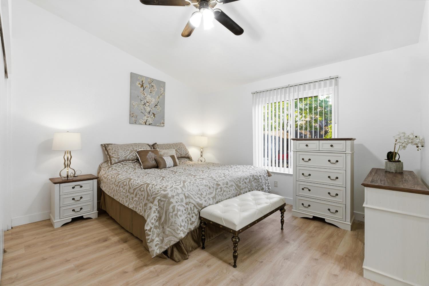 2404 E El paso Ave E, Fresno, CA 93720