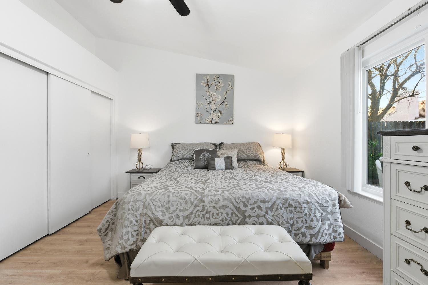 2404 E El paso Ave E, Fresno, CA 93720