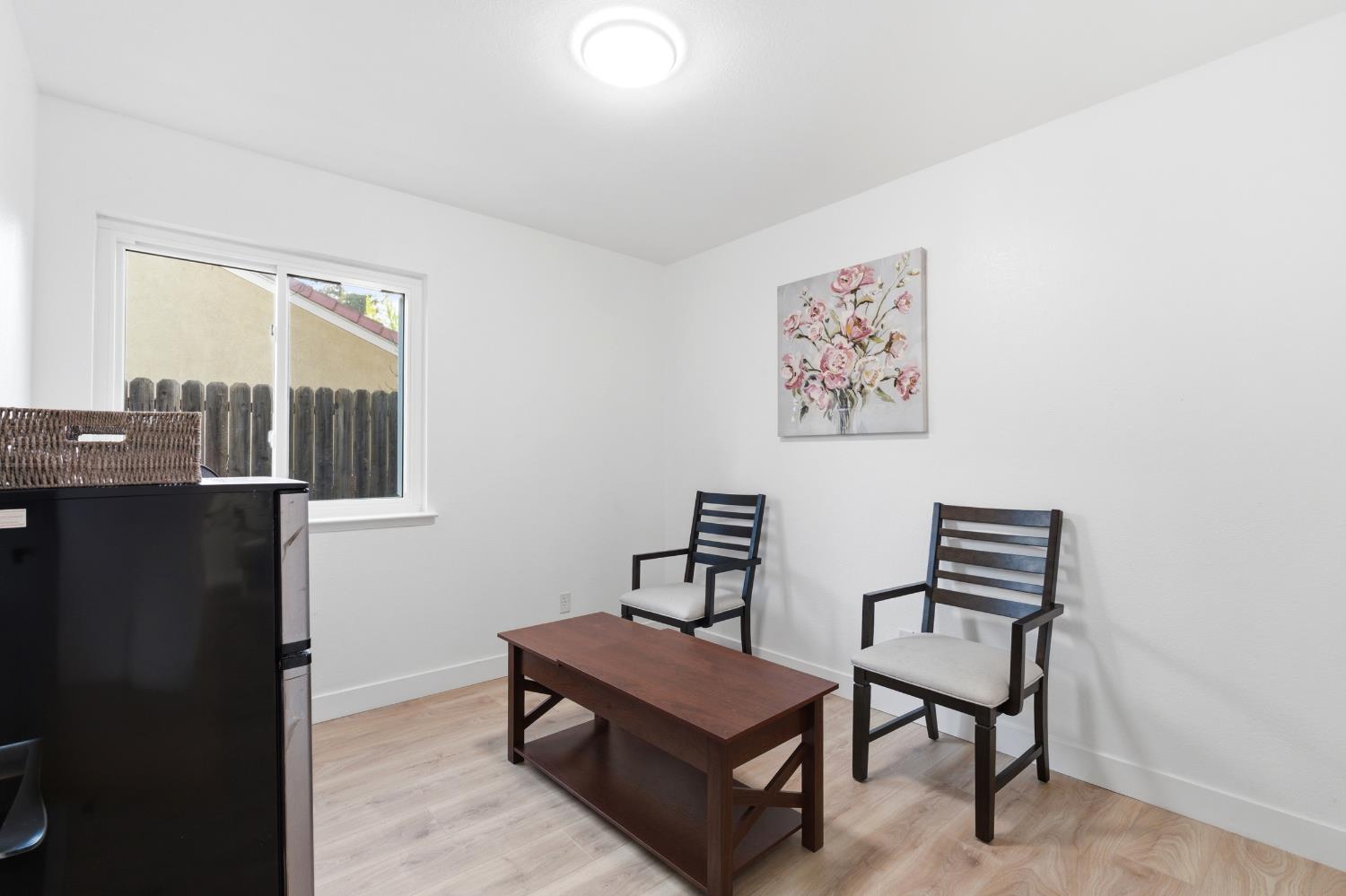 2404 E El paso Ave E, Fresno, CA 93720