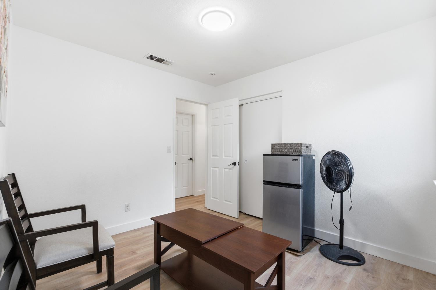 2404 E El paso Ave E, Fresno, CA 93720