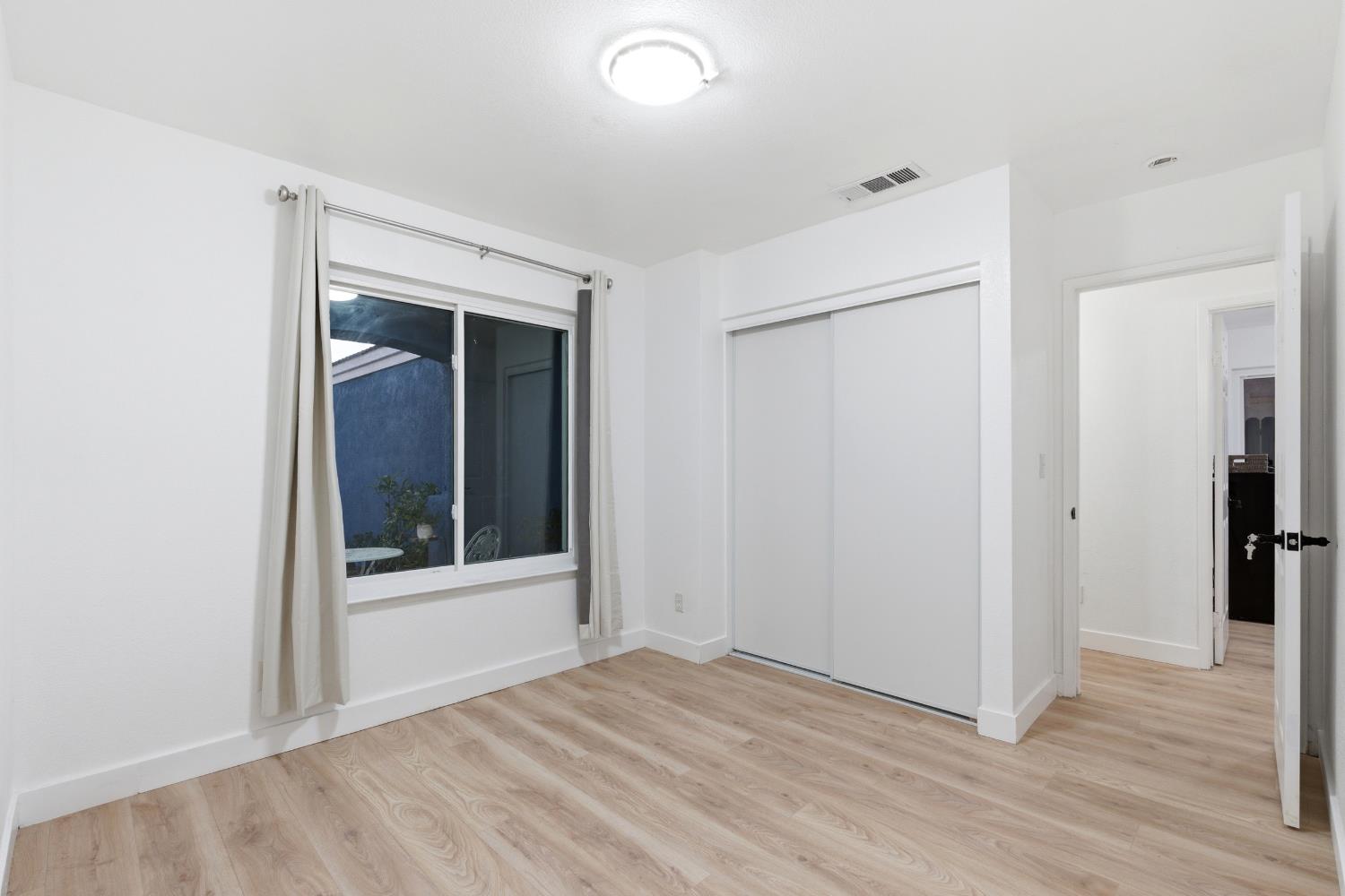 2404 E El paso Ave E, Fresno, CA 93720