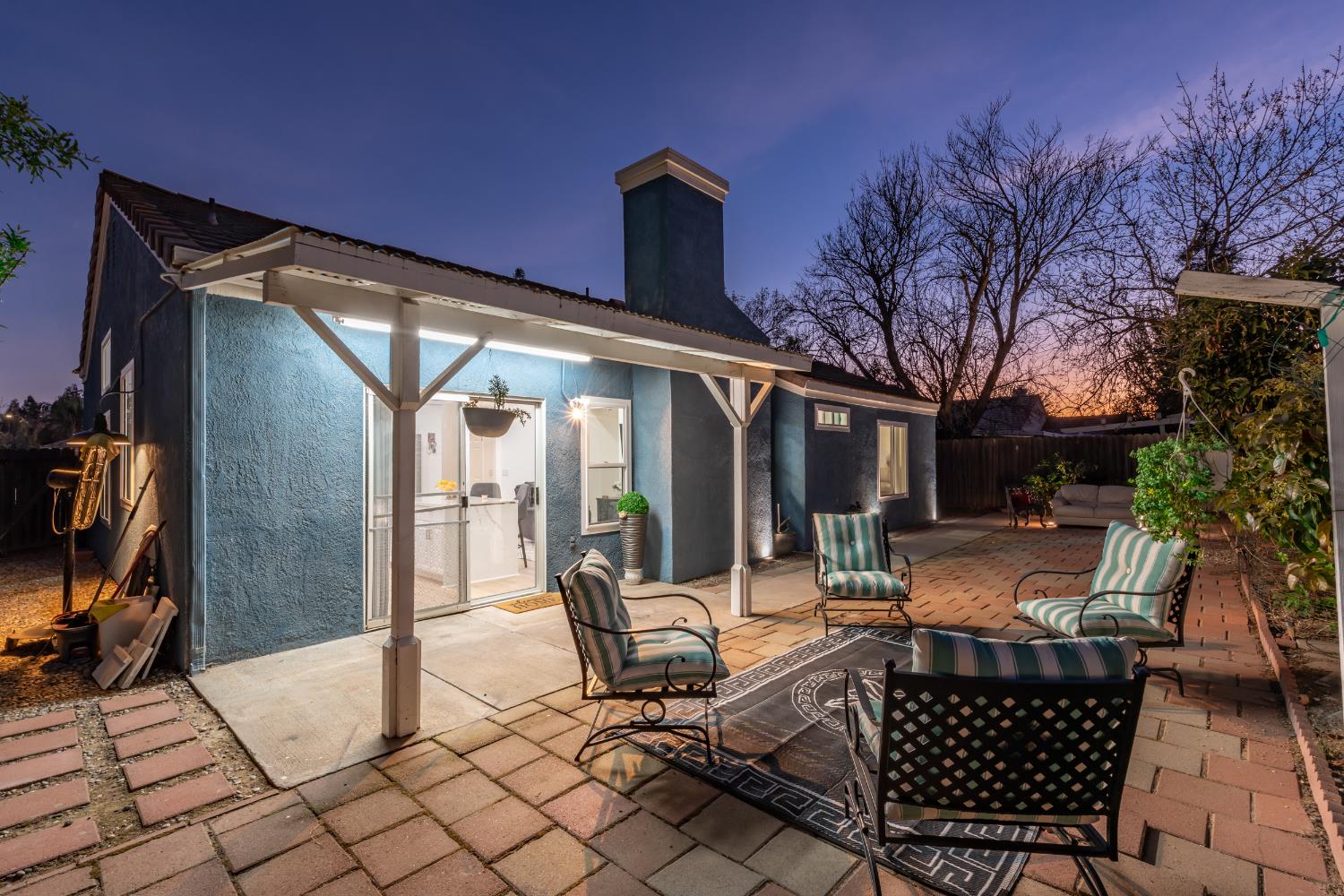 2404 E El paso Ave E, Fresno, CA 93720