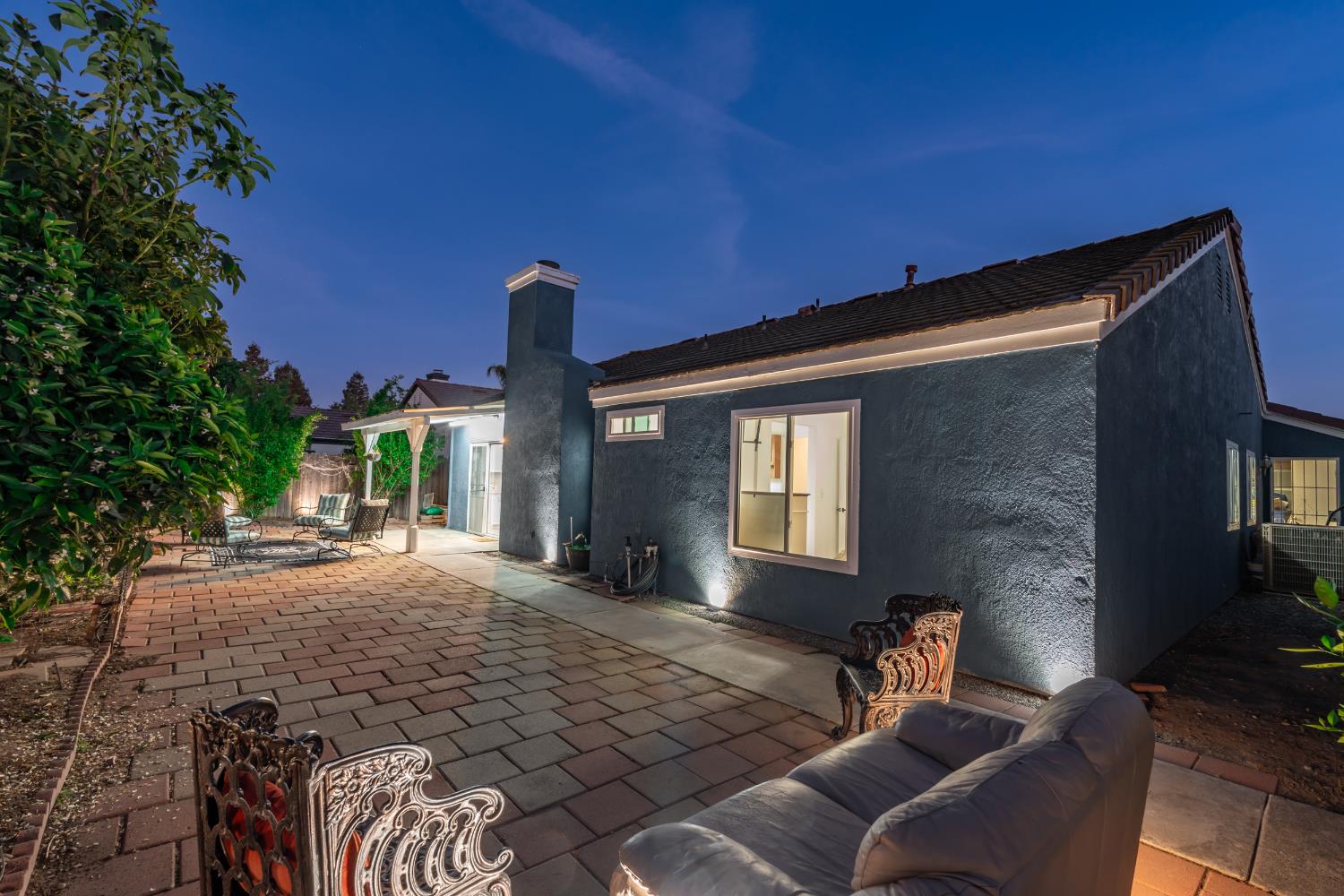 2404 E El paso Ave E, Fresno, CA 93720