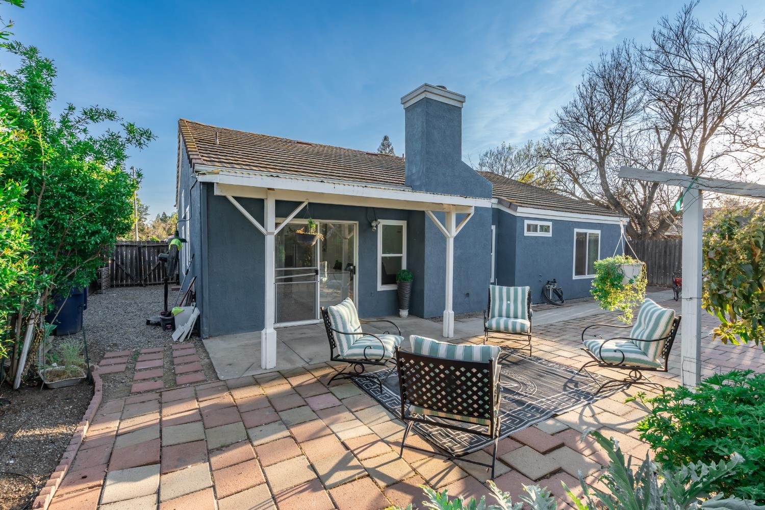 2404 E El paso Ave E, Fresno, CA 93720