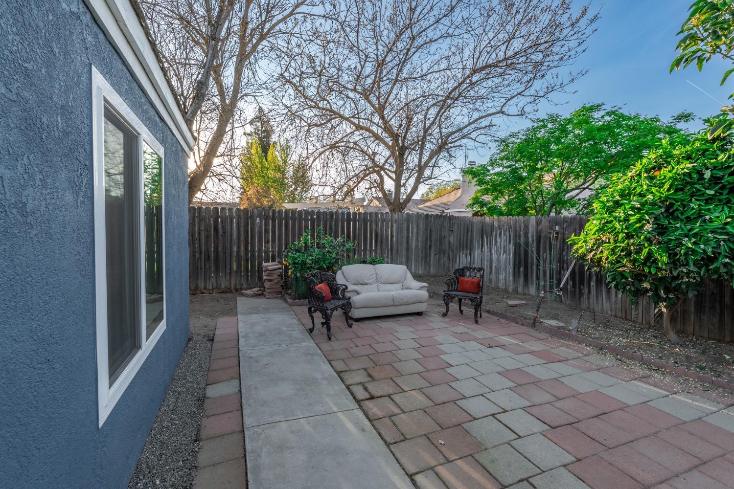 2404 E El paso Ave E, Fresno, CA 93720