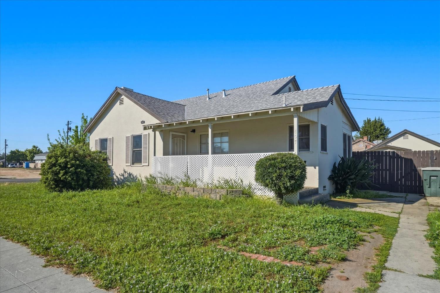 407 N Chestnut Ave, Fresno, CA 93702