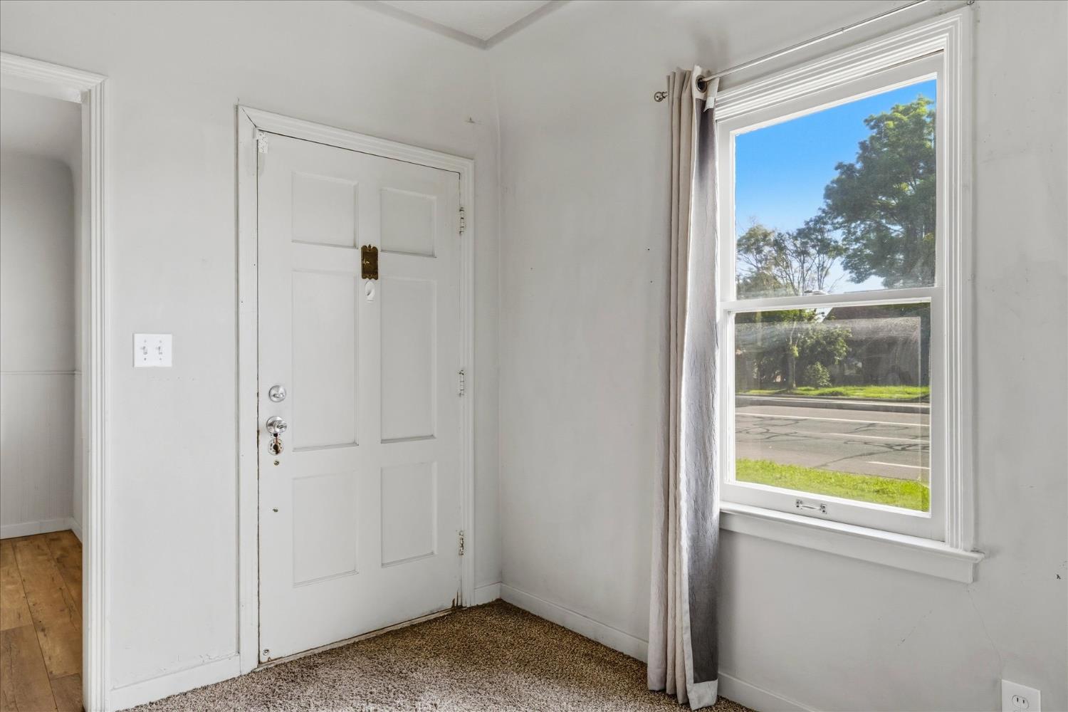 407 N Chestnut Ave, Fresno, CA 93702