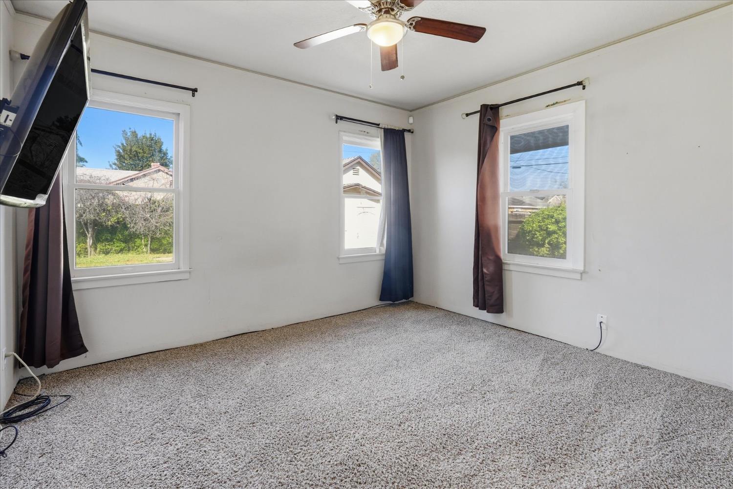 407 N Chestnut Ave, Fresno, CA 93702