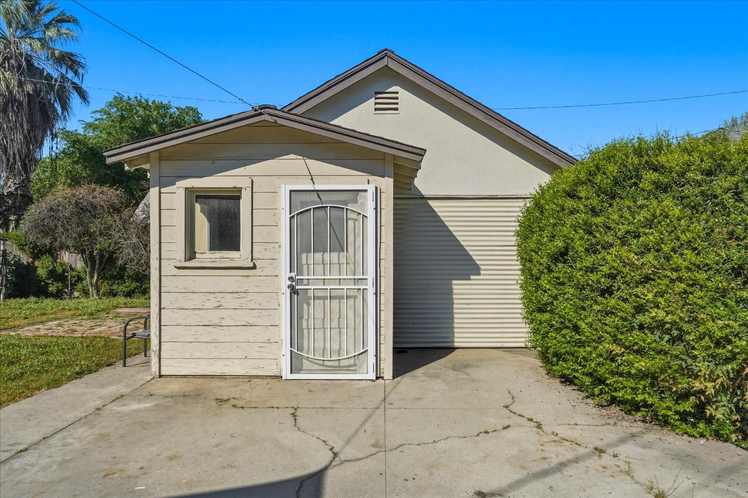 407 N Chestnut Ave, Fresno, CA 93702