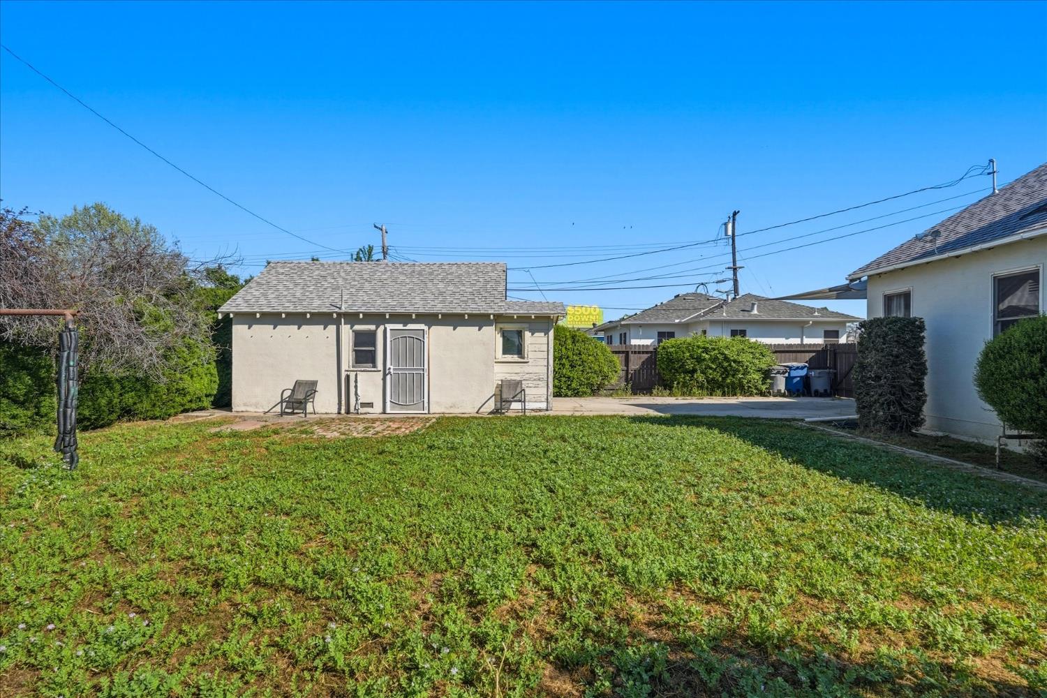 407 N Chestnut Ave, Fresno, CA 93702