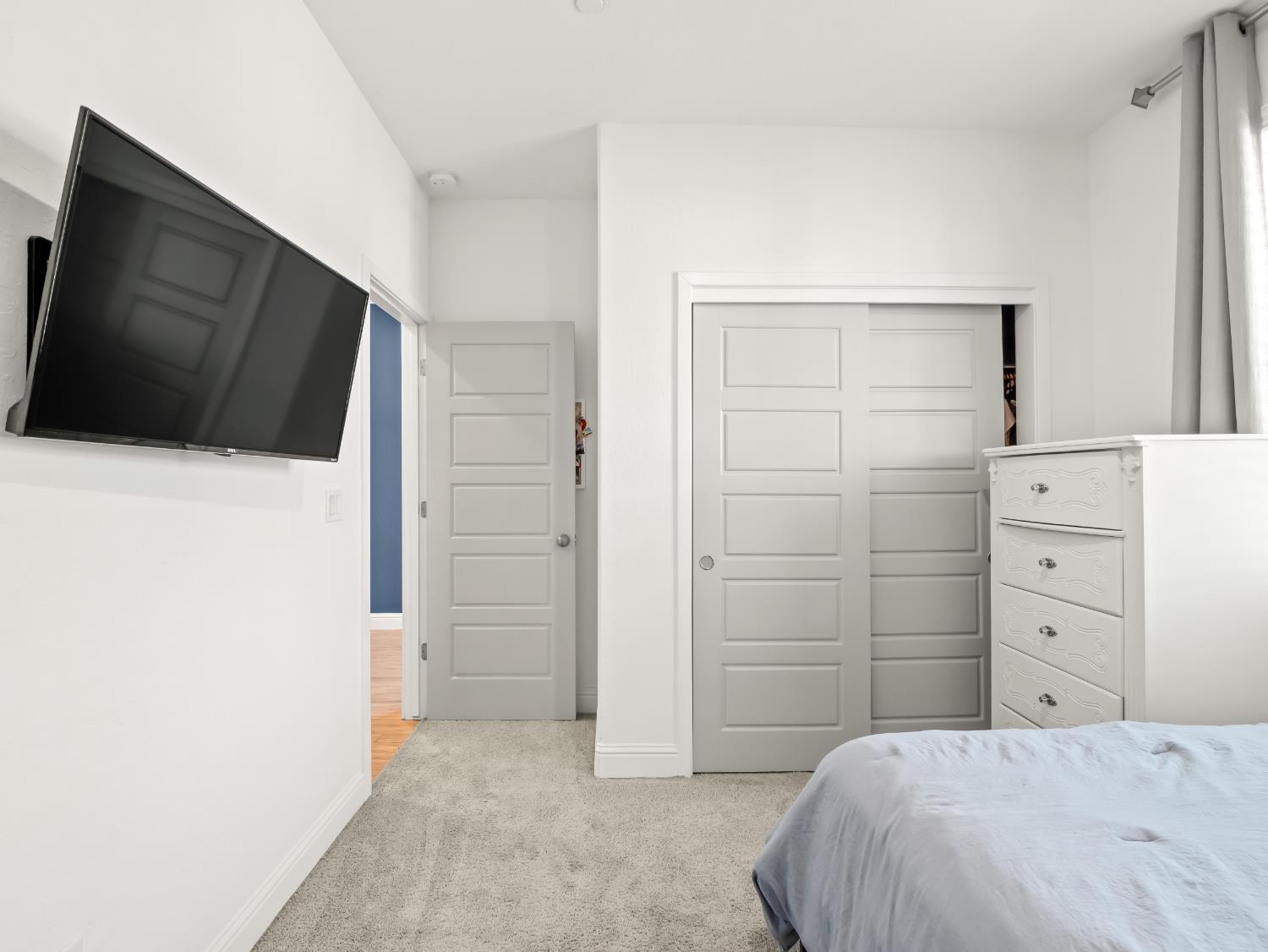 7073 W Poe Ave, Fresno, CA 93723