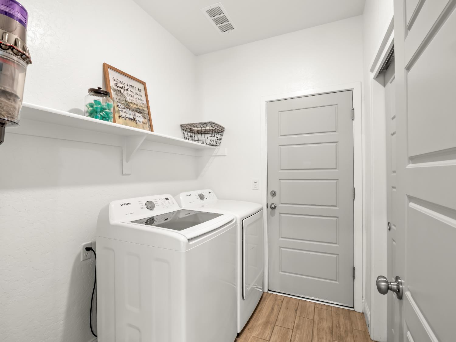 7073 W Poe Ave, Fresno, CA 93723