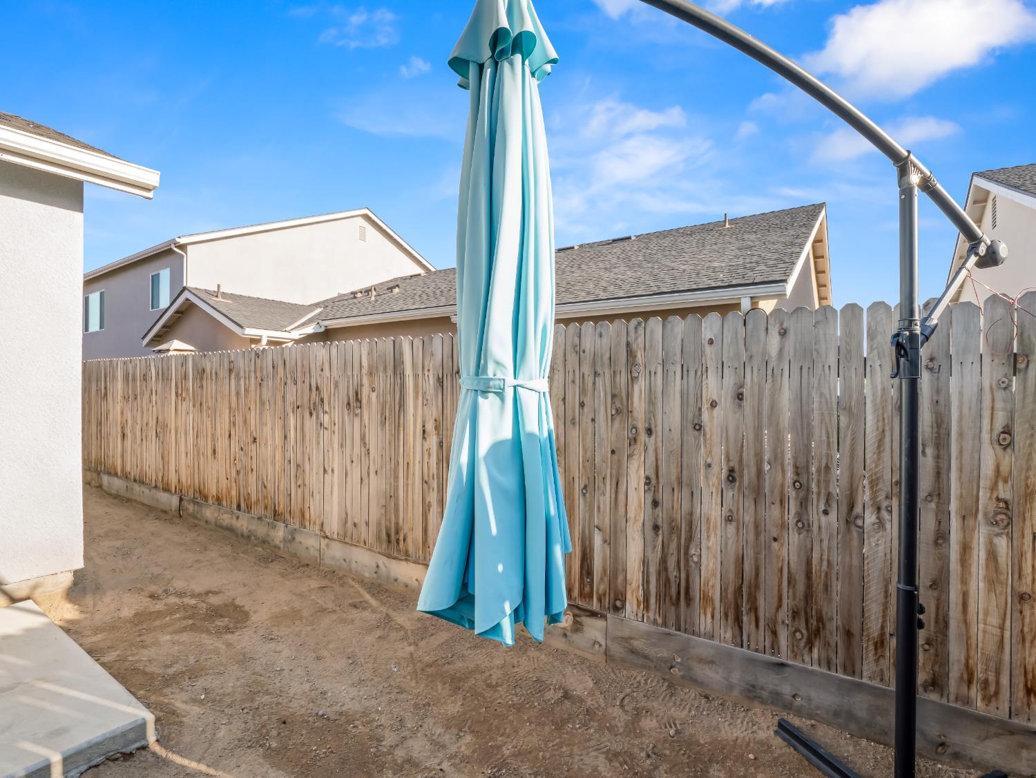 7073 W Poe Ave, Fresno, CA 93723