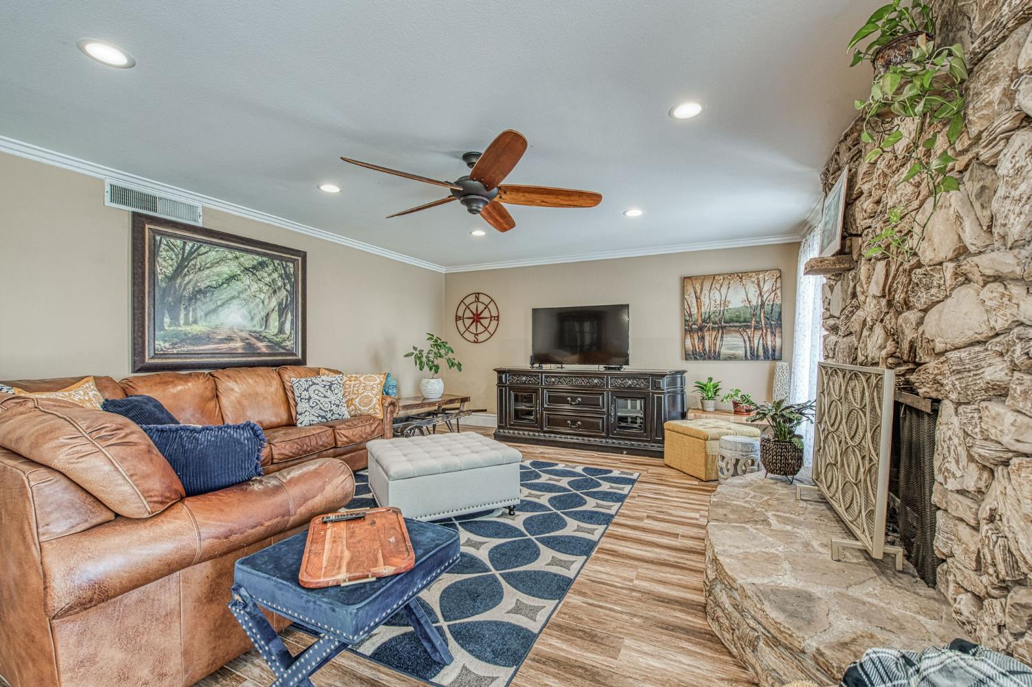 5650 S De Wolf Ave, Fowler, CA 93625