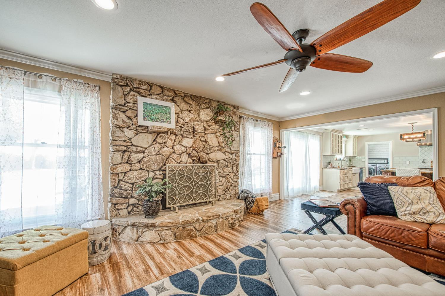 5650 S De Wolf Ave, Fowler, CA 93625