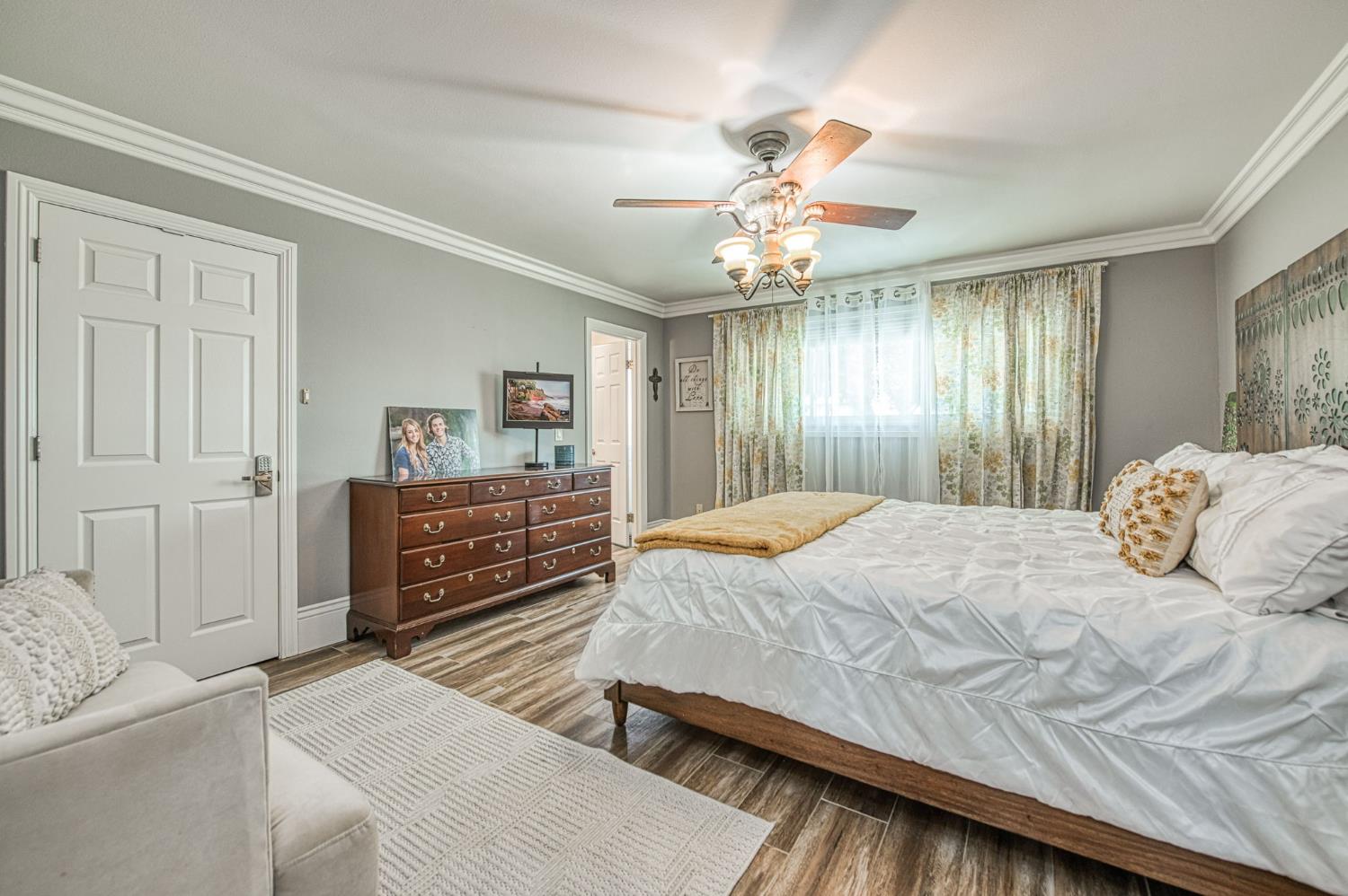 5650 S De Wolf Ave, Fowler, CA 93625