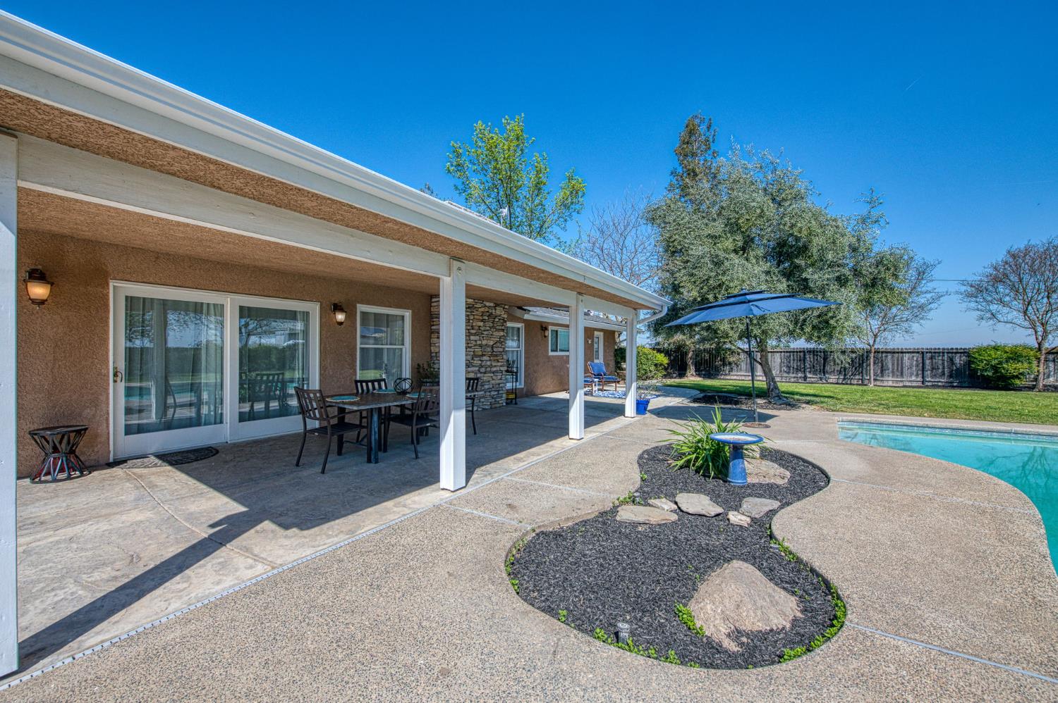 5650 S De Wolf Ave, Fowler, CA 93625