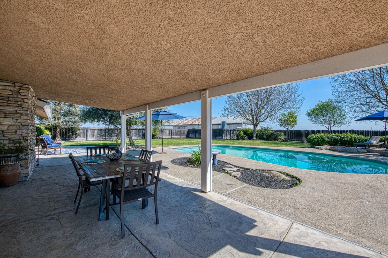 5650 S De Wolf Ave, Fowler, CA 93625