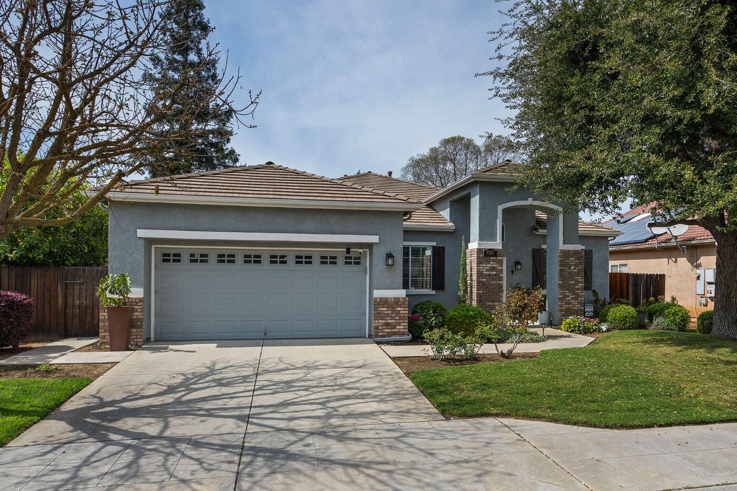 9383 N Dearing, Fresno, CA 93720