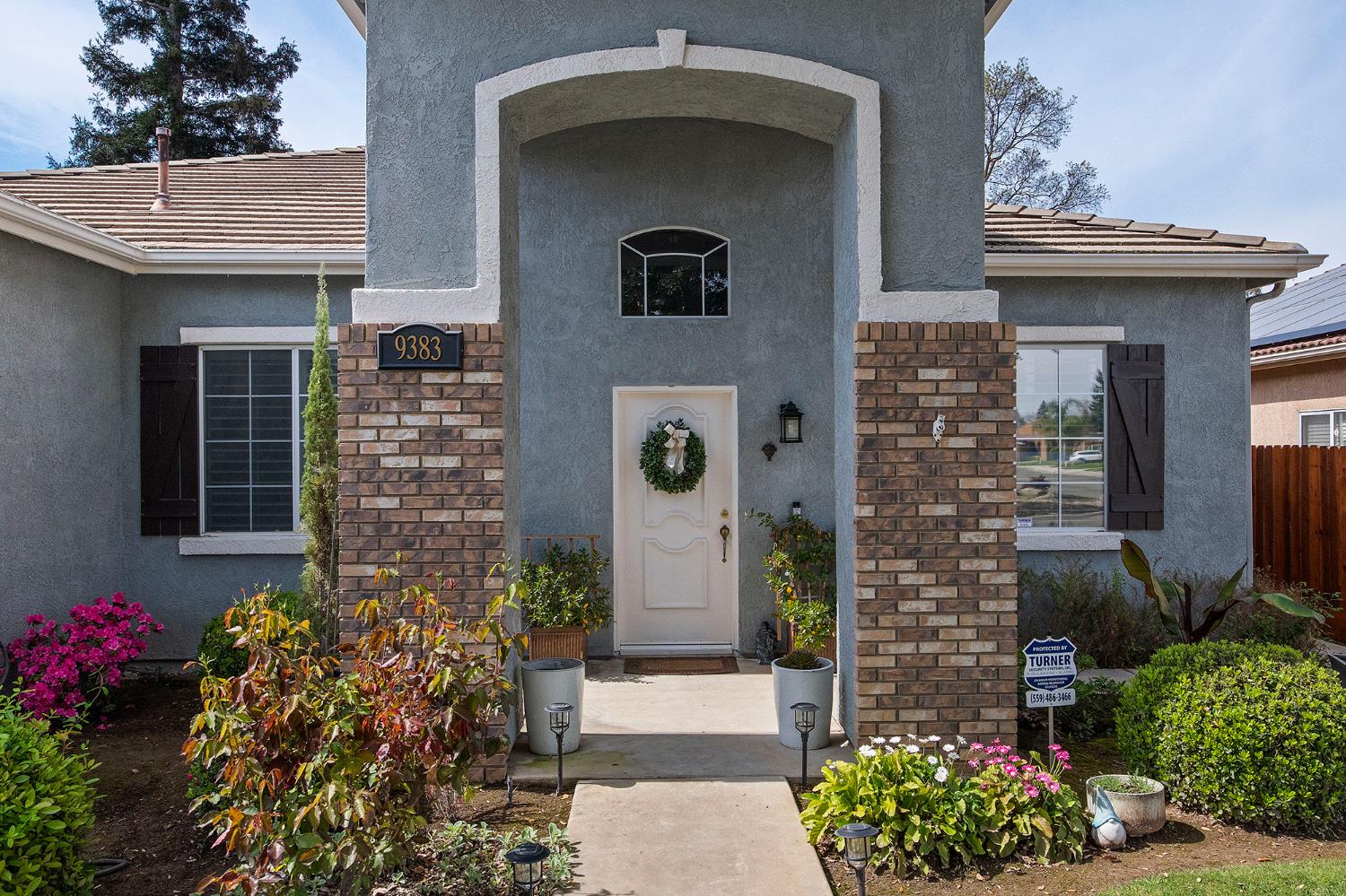 9383 N Dearing, Fresno, CA 93720