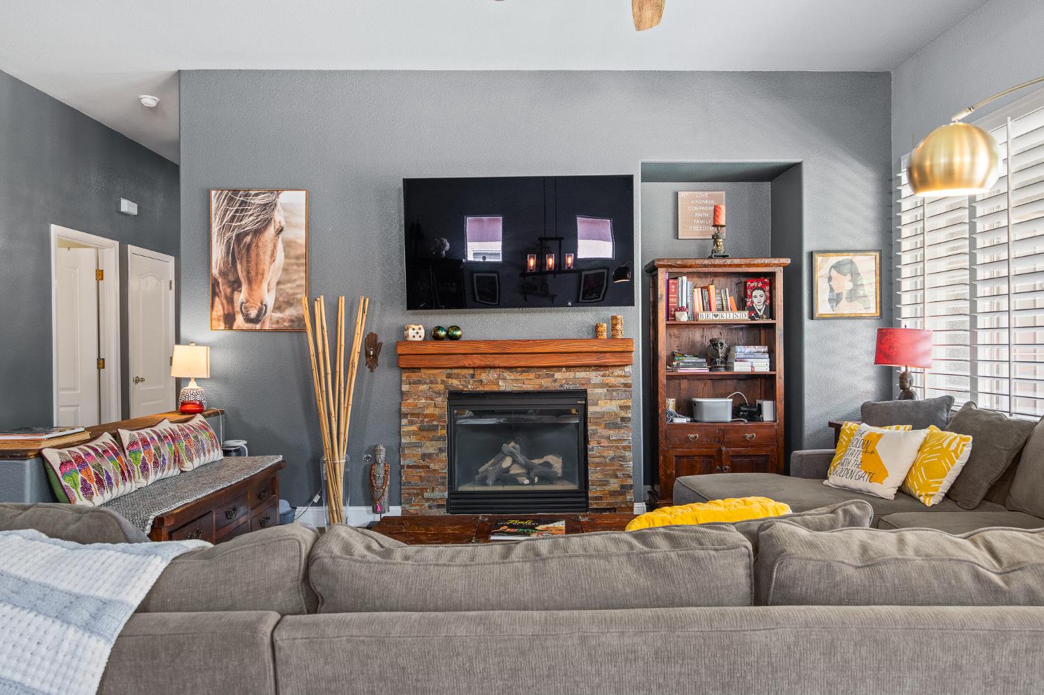 9383 N Dearing, Fresno, CA 93720