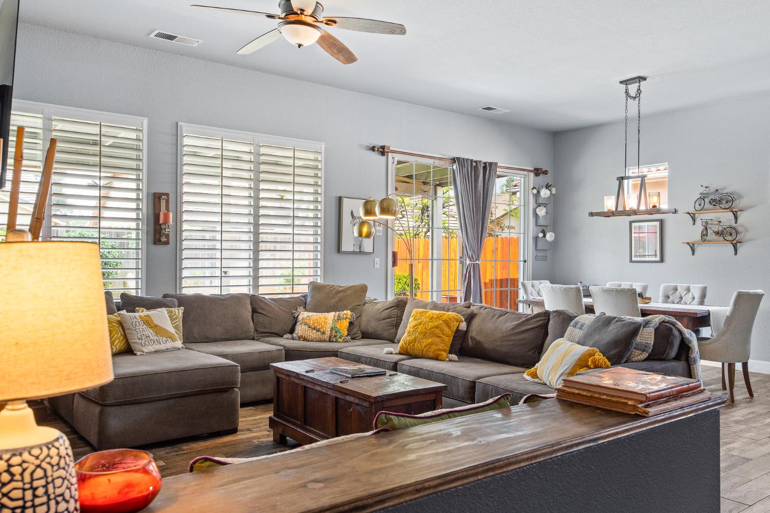 9383 N Dearing, Fresno, CA 93720