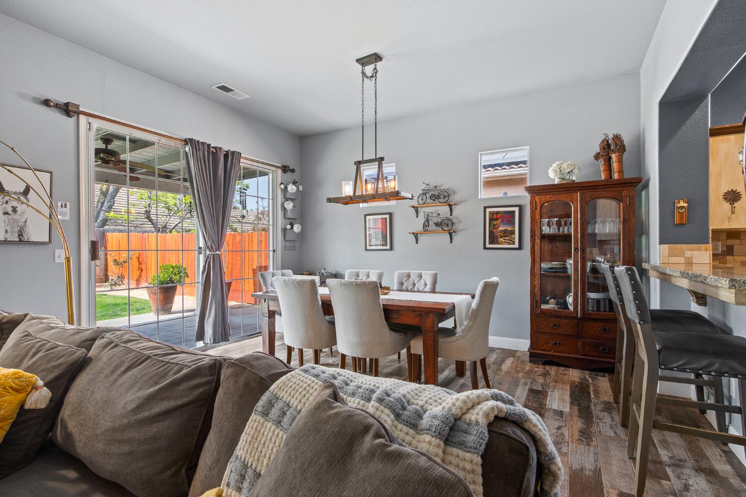 9383 N Dearing, Fresno, CA 93720