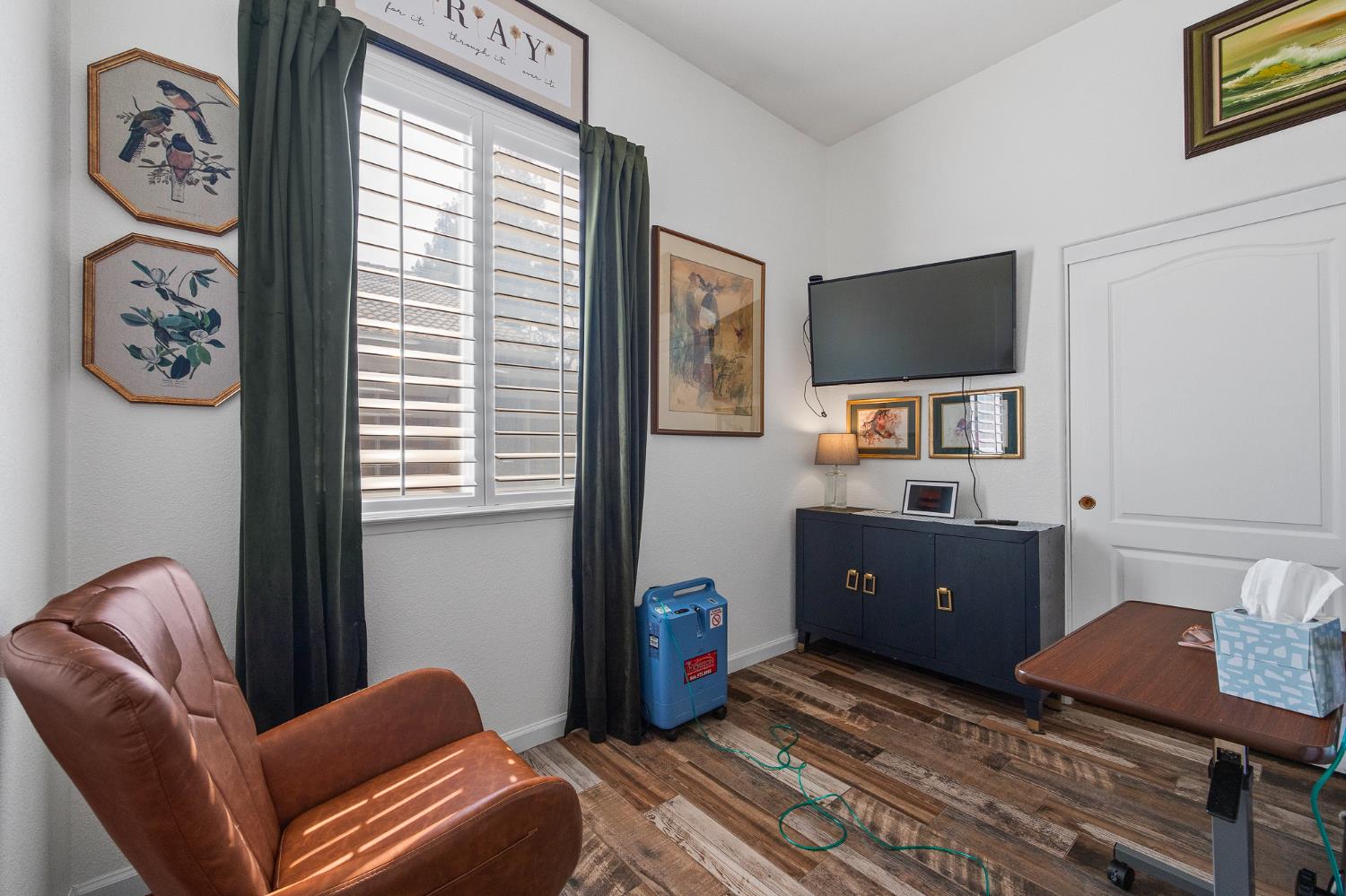 9383 N Dearing, Fresno, CA 93720