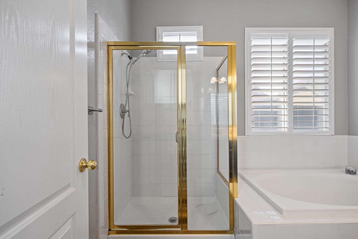 9383 N Dearing, Fresno, CA 93720