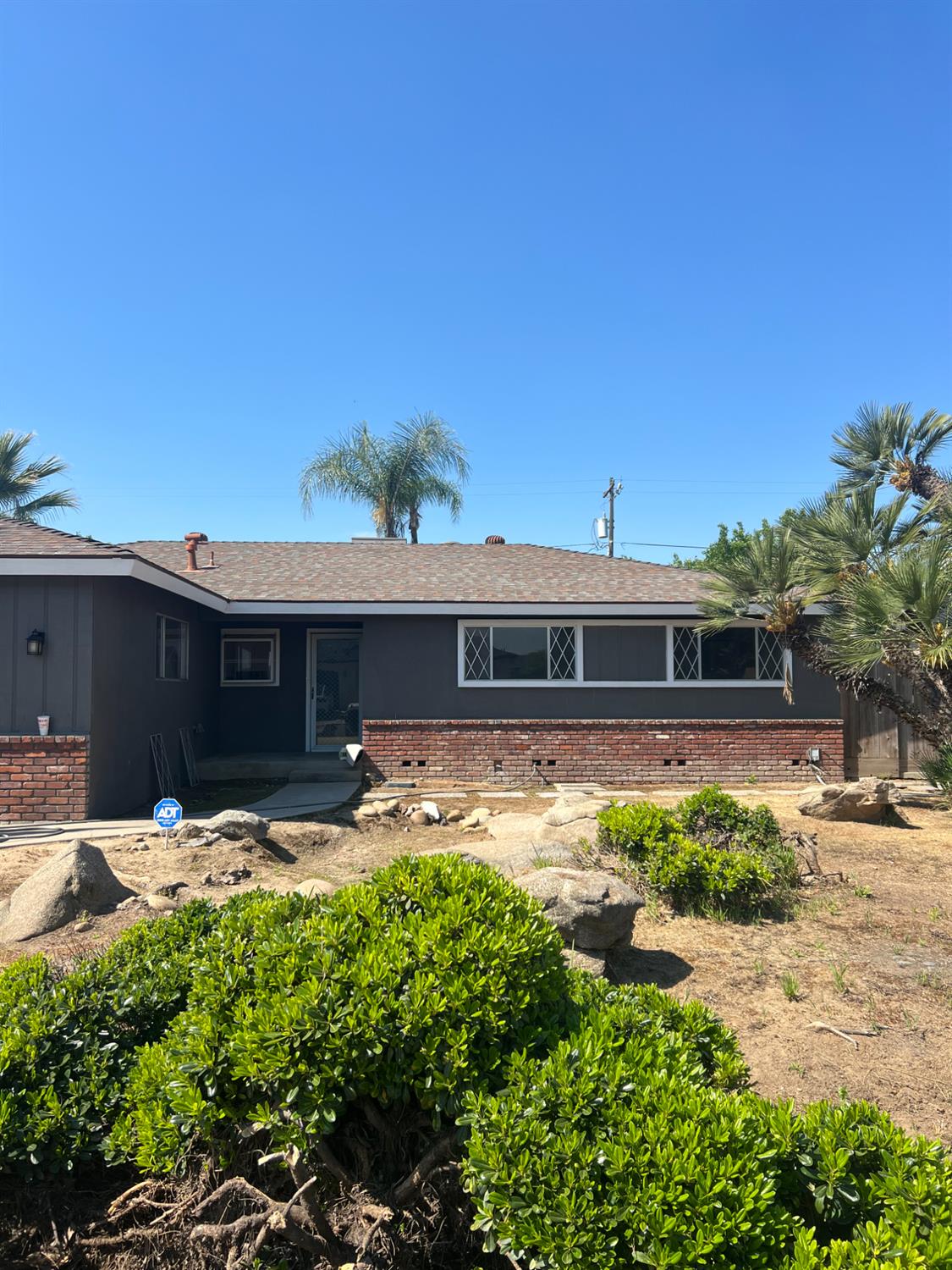 1375 S Cyrier Ave, Reedley, CA 93654