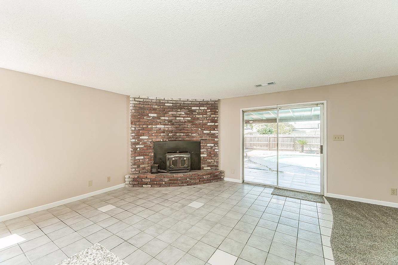 1375 S Cyrier Ave, Reedley, CA 93654