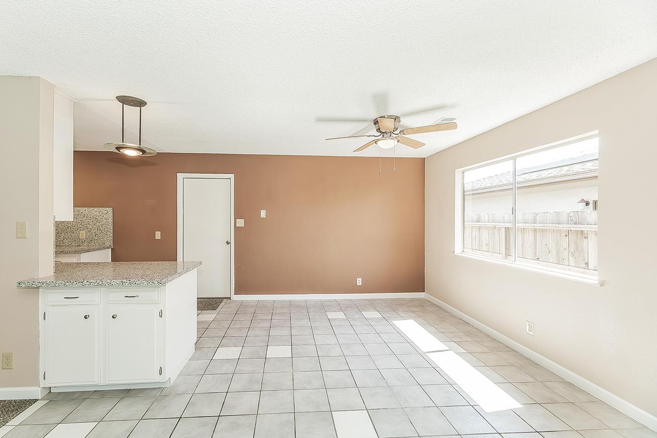 1375 S Cyrier Ave, Reedley, CA 93654