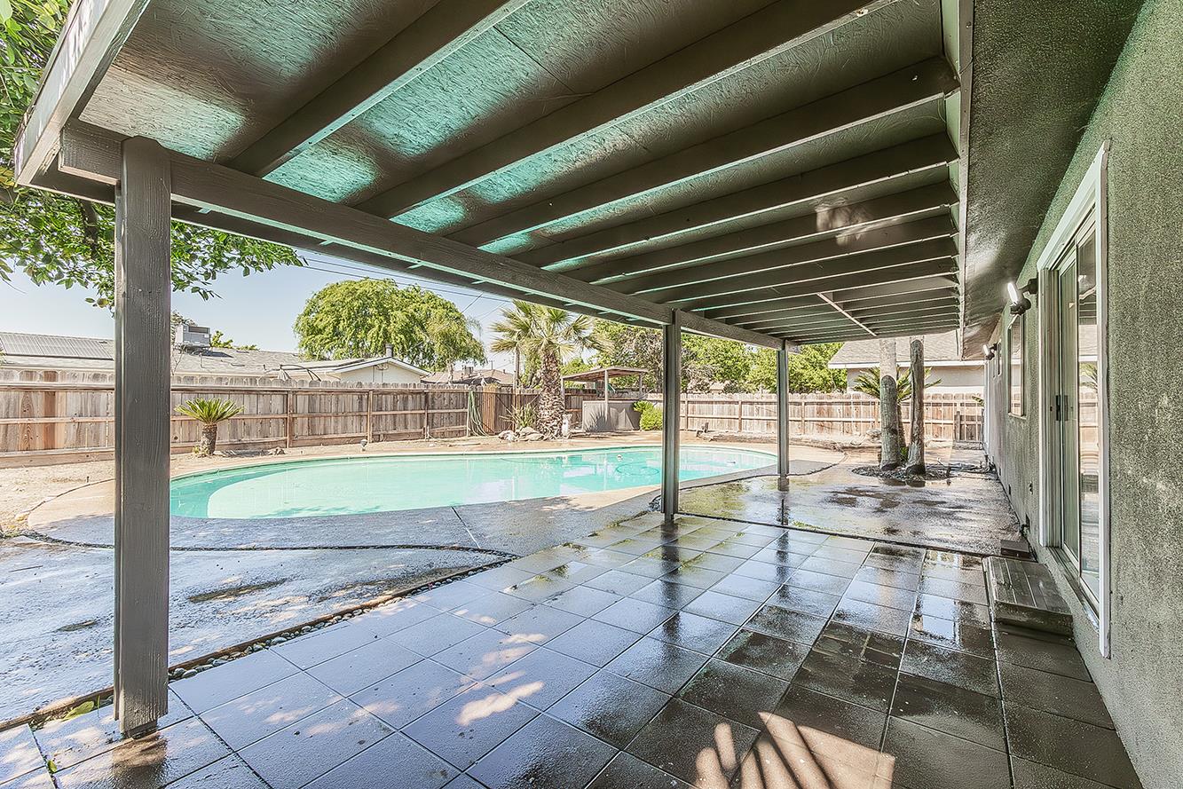 1375 S Cyrier Ave, Reedley, CA 93654